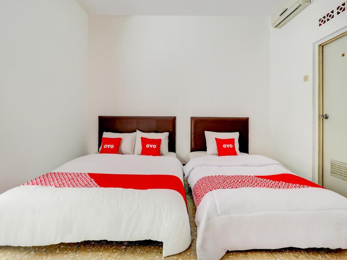 Oyo 3341 Ten Guest House Bandung Bagian luar foto
