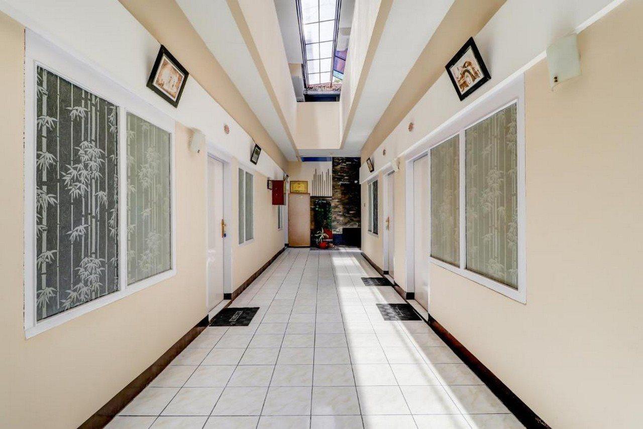 Oyo 3341 Ten Guest House Bandung Bagian luar foto