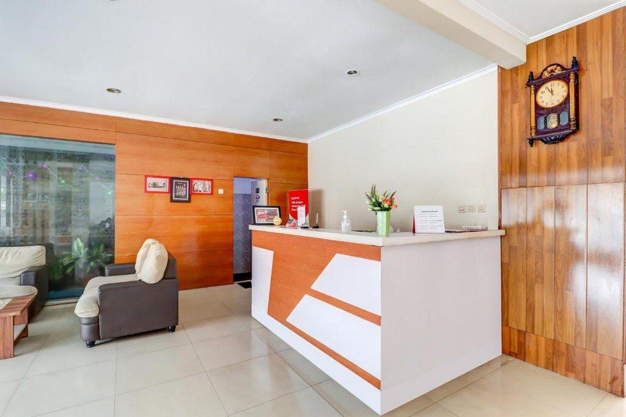 Oyo 3341 Ten Guest House Bandung Bagian luar foto